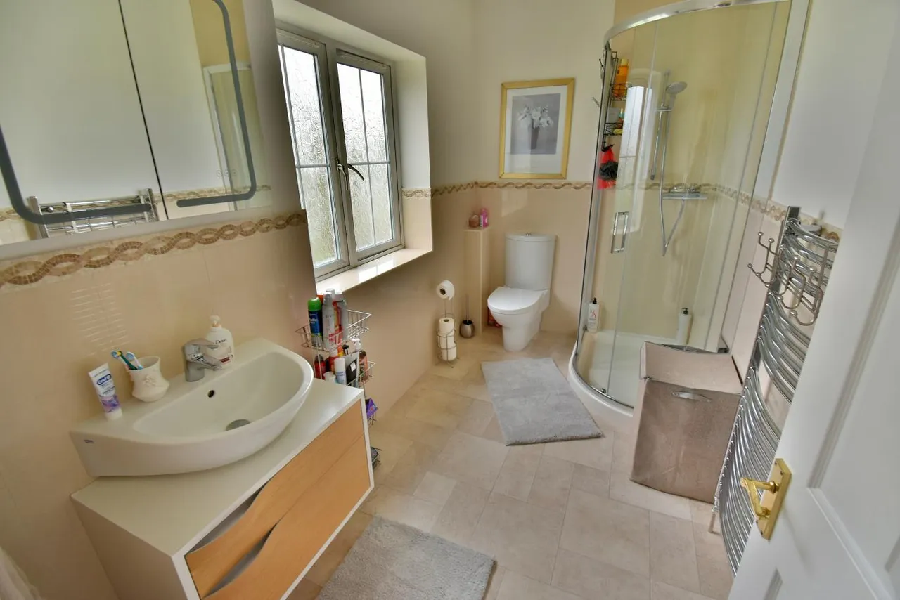 The Oaks, BH22, photo 18