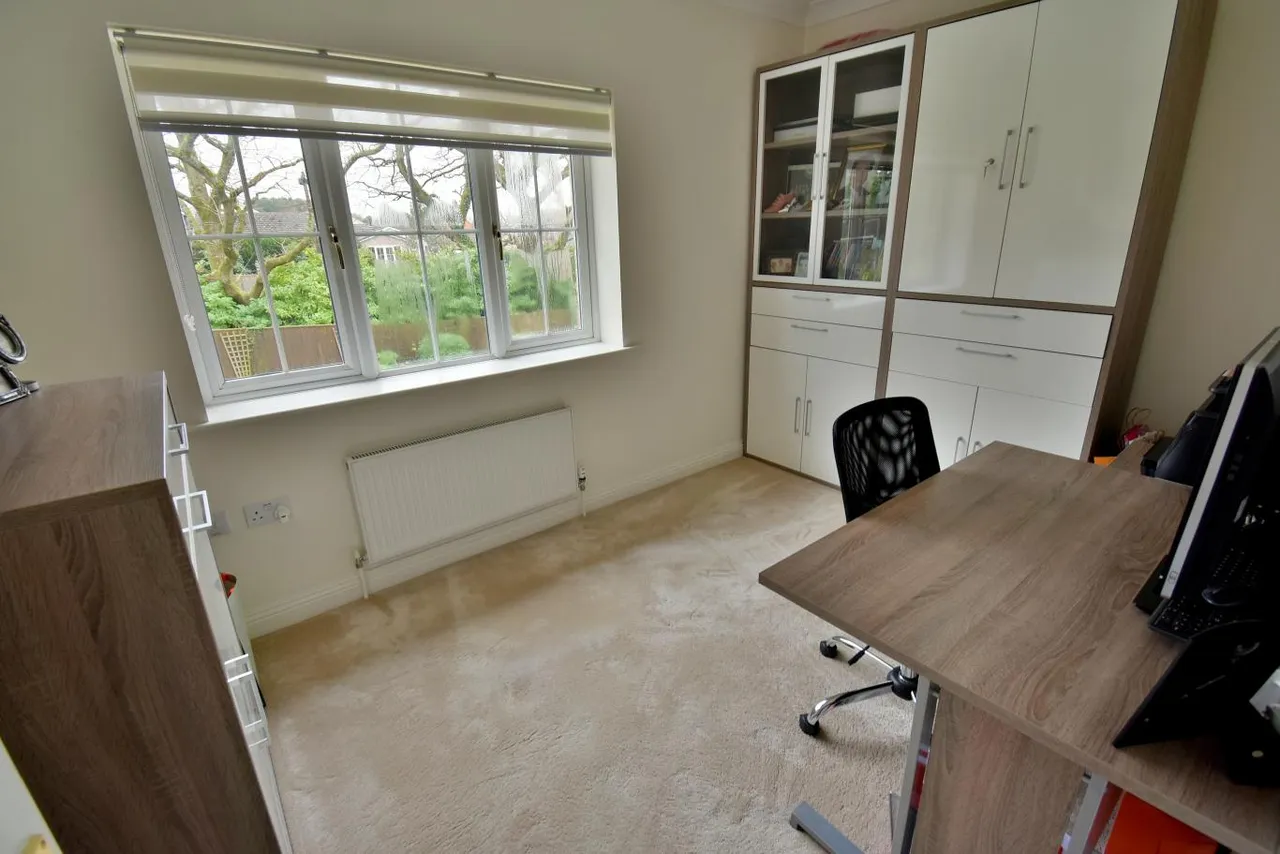 The Oaks, BH22, photo 23