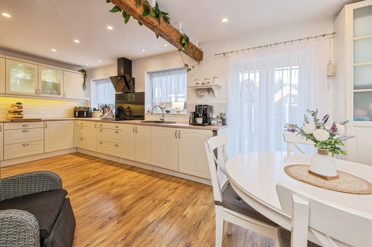 Princess Road, Chickenley, WF12, photo 4