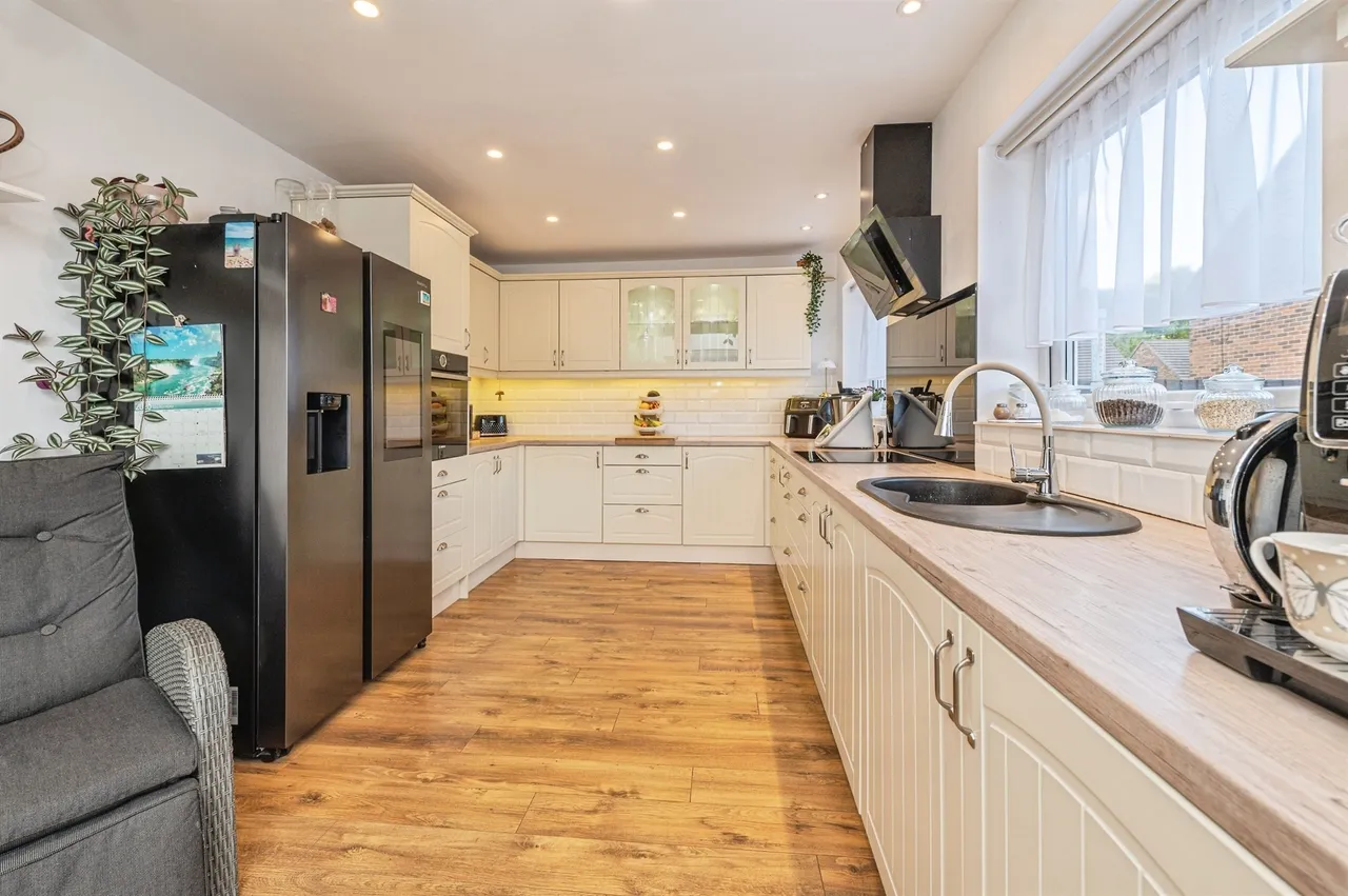 Princess Road, Chickenley, WF12, photo 5