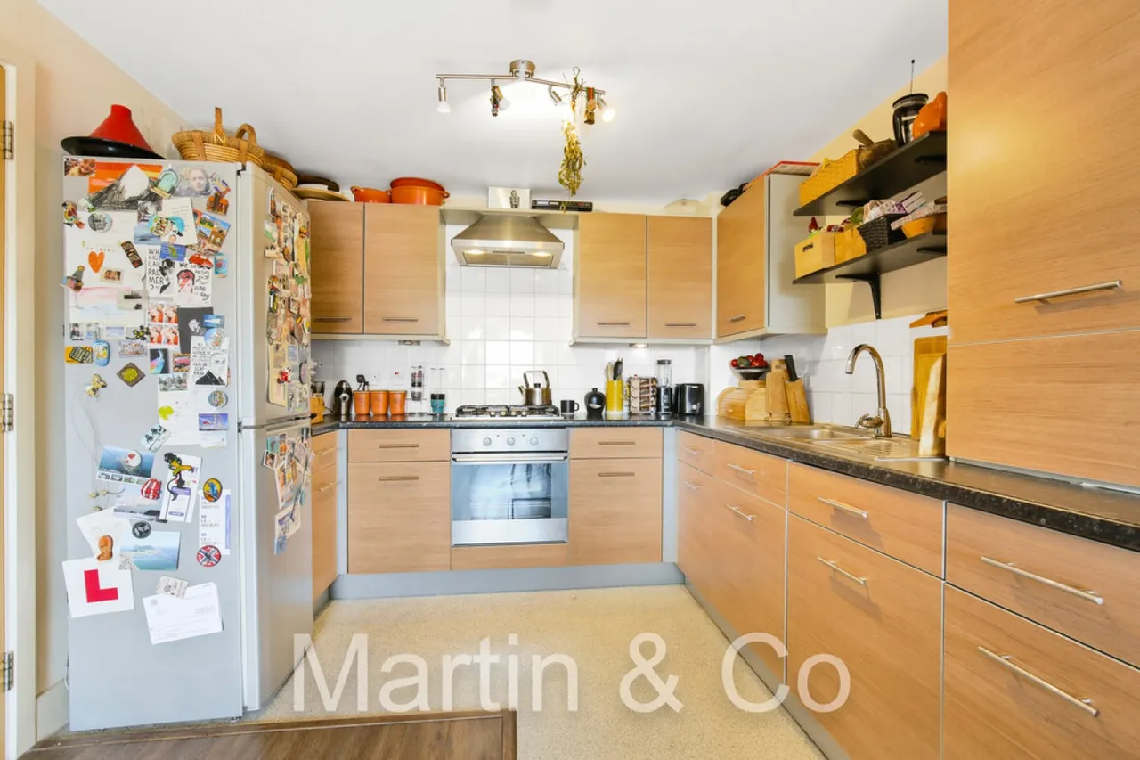 2 bed flat for sale — London Road, Croydon