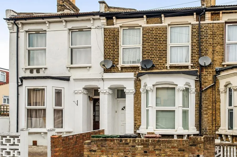 1 bed flat for sale, Maud Road, London, E10