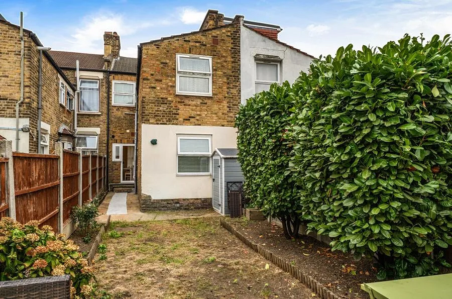 Maud Road, London, E10, photo 11