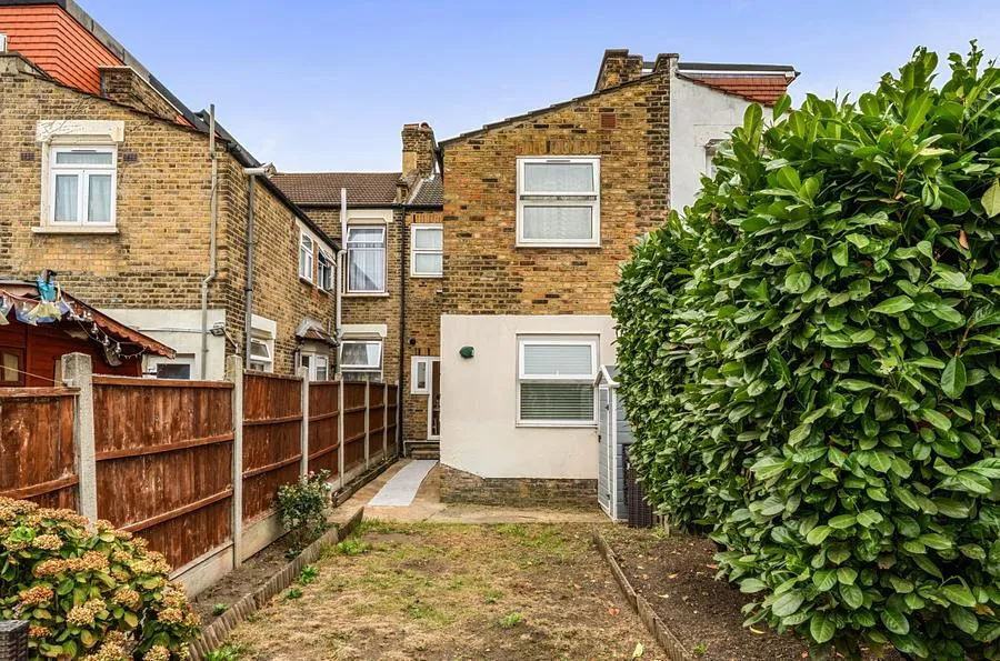 Maud Road, London, E10, photo 12