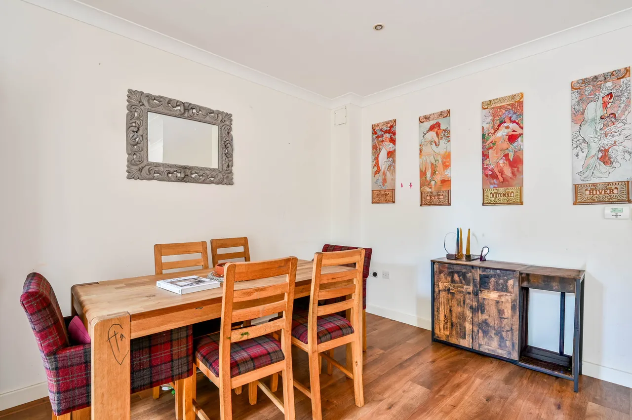 20 Lakeside Drive, Chobham, Woking, photo 12
