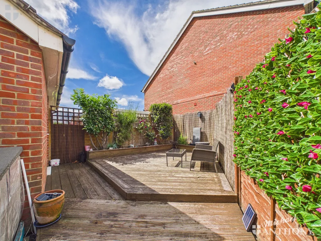 Greensleeves Drive, Aylesbury, HP18 0GF, photo 6