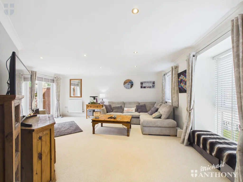 Greensleeves Drive, Aylesbury, HP18 0GF, photo 17