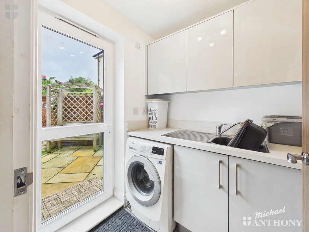 Greensleeves Drive, Aylesbury, HP18 0GF, photo 18