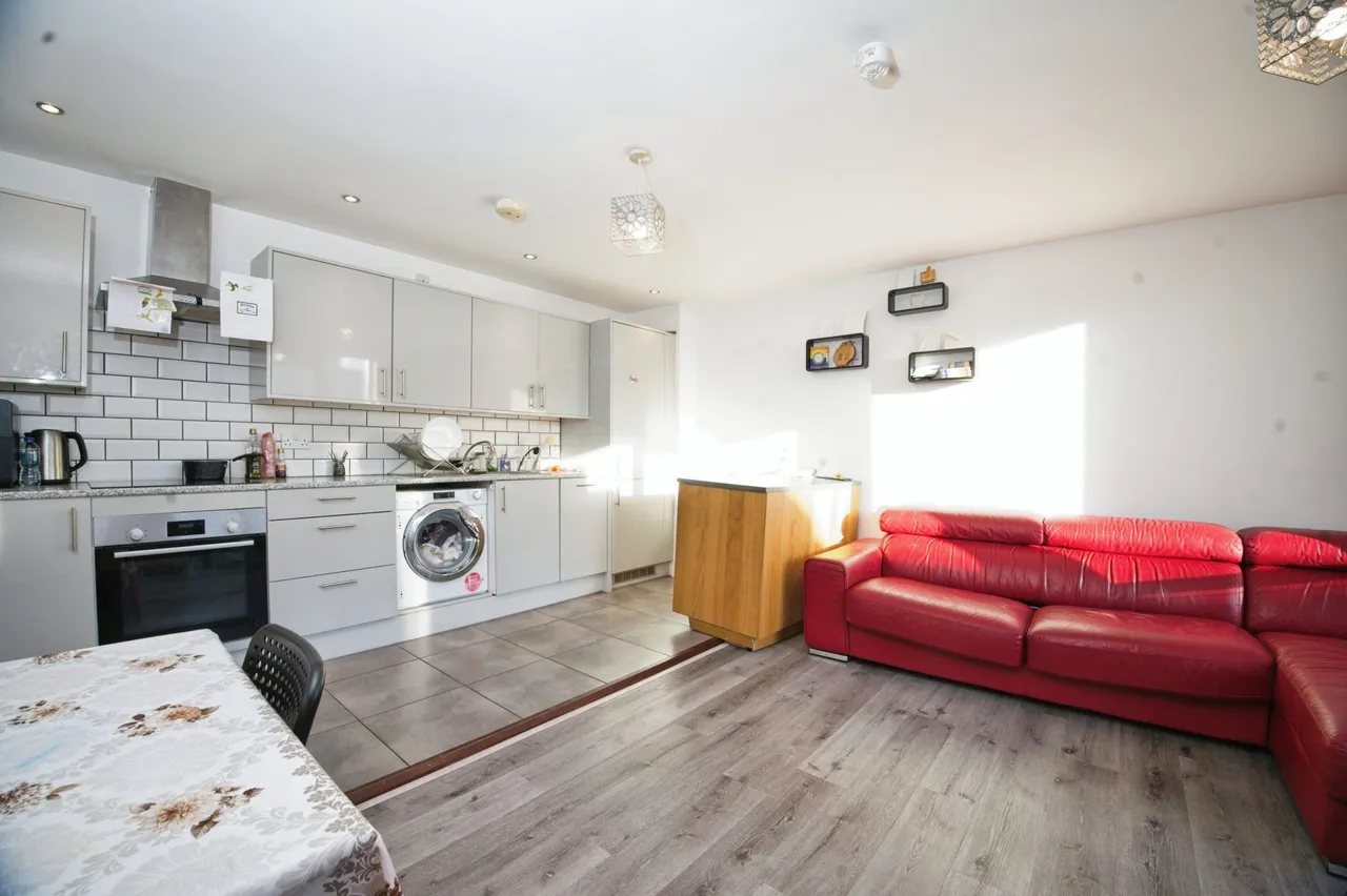Caldey Island House, Ferry Court, Cardiff, South Glamorgan, CF11, photo 4