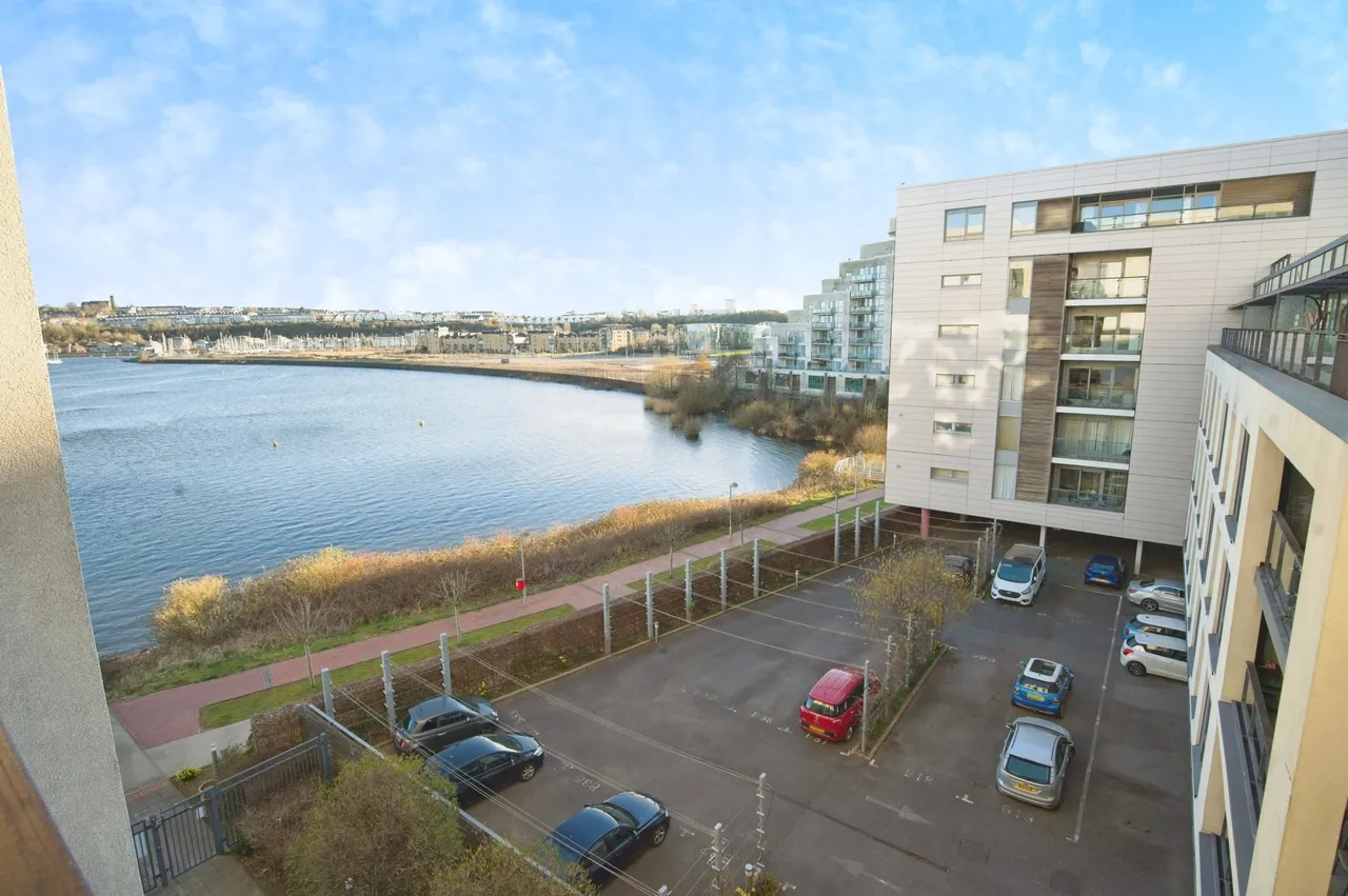 2 bed flat for sale — Caldey Island House, Ferry Court, Cardiff, South Glamorgan, CF11