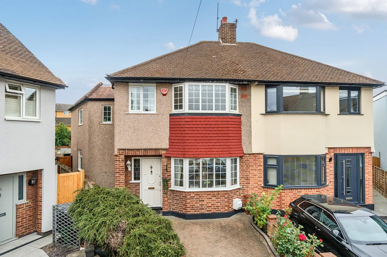4 bed house for sale — Sparrows Lane, SE9