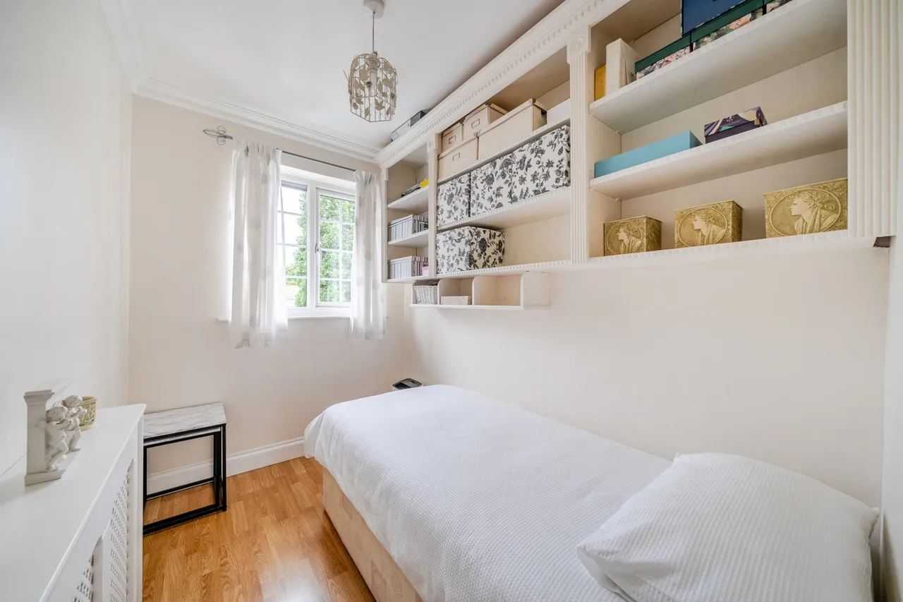 Sparrows Lane, SE9, photo 8