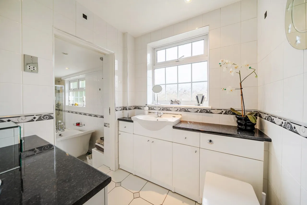 Sparrows Lane, SE9, photo 11
