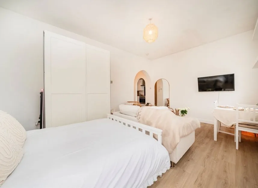 Gloucester Road, Acton, W3, photo 4