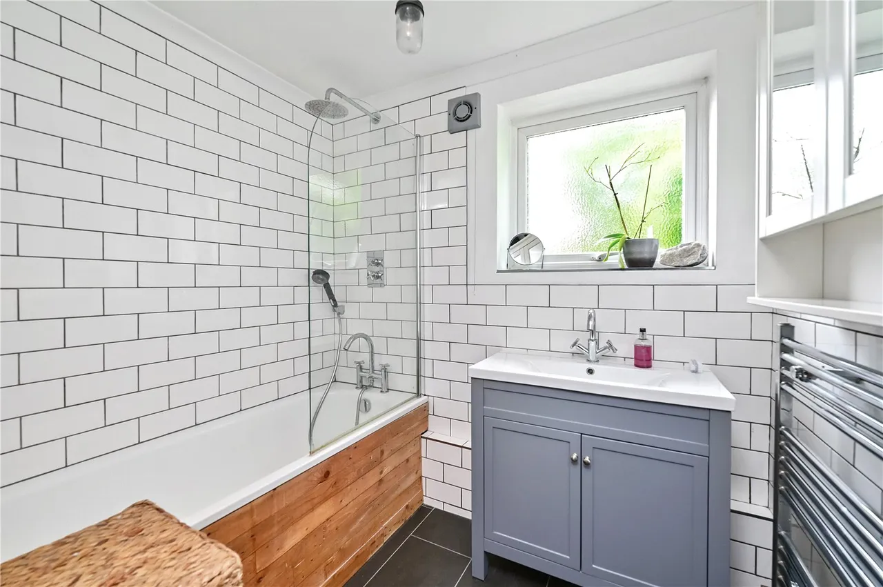 Salisbury Grove, Mytchett, Camberley, Surrey, GU16 6DA, photo 7