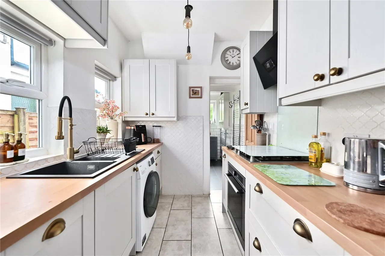 Salisbury Grove, Mytchett, Camberley, Surrey, GU16 6DA, photo 5