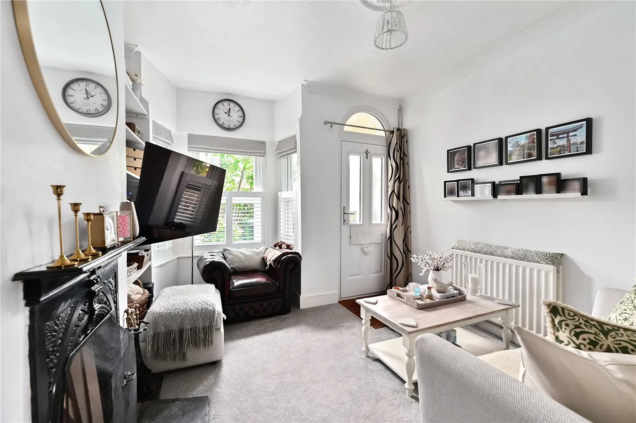 Salisbury Grove, Mytchett, Camberley, Surrey, GU16 6DA, photo 4