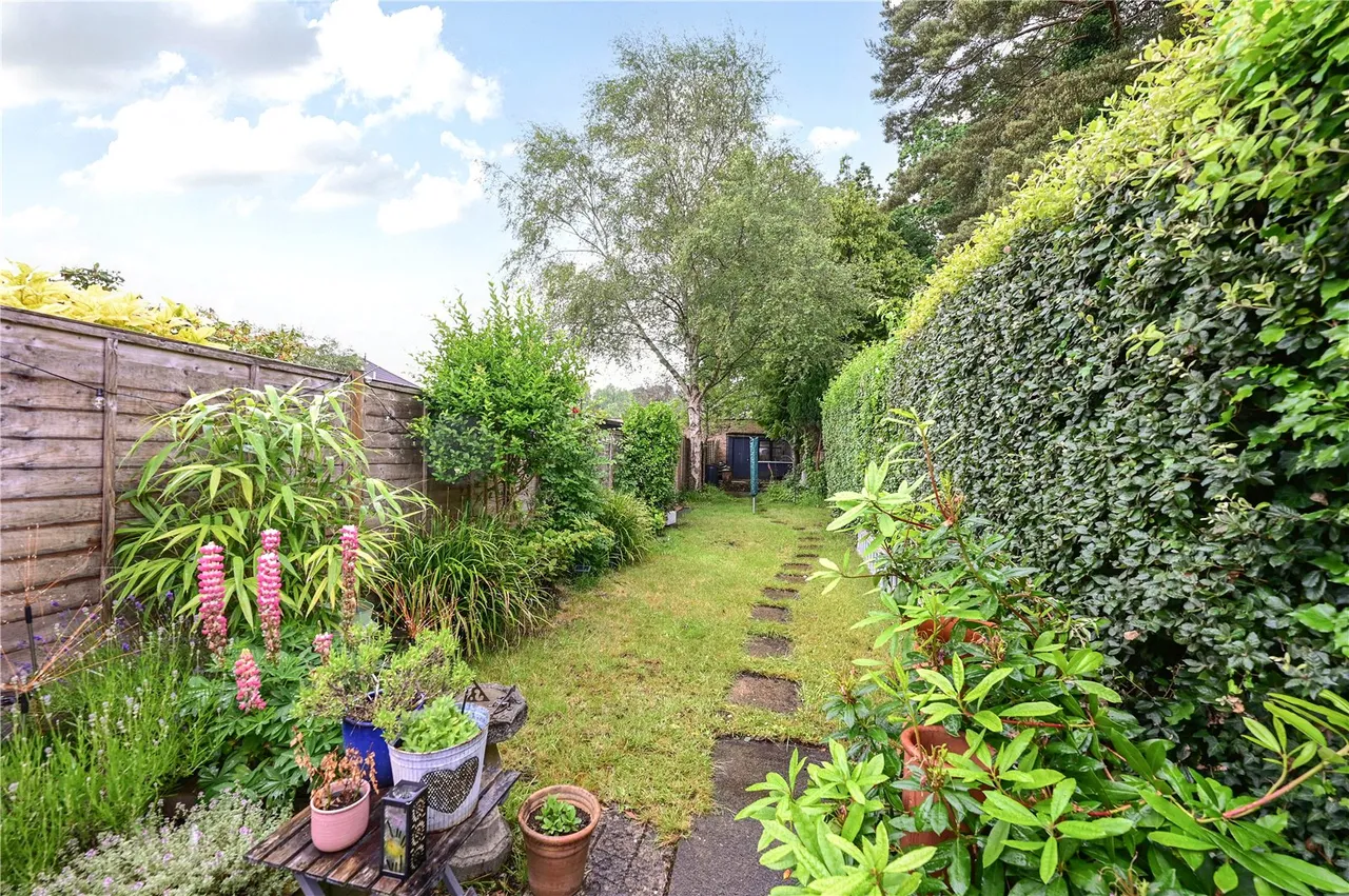 Salisbury Grove, Mytchett, Camberley, Surrey, GU16 6DA, photo 8