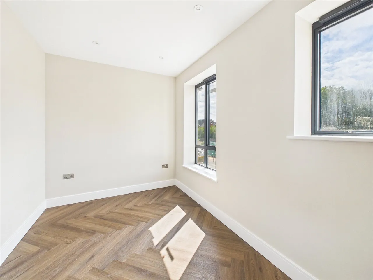 Field Road, Feltham, TW14, photo 10