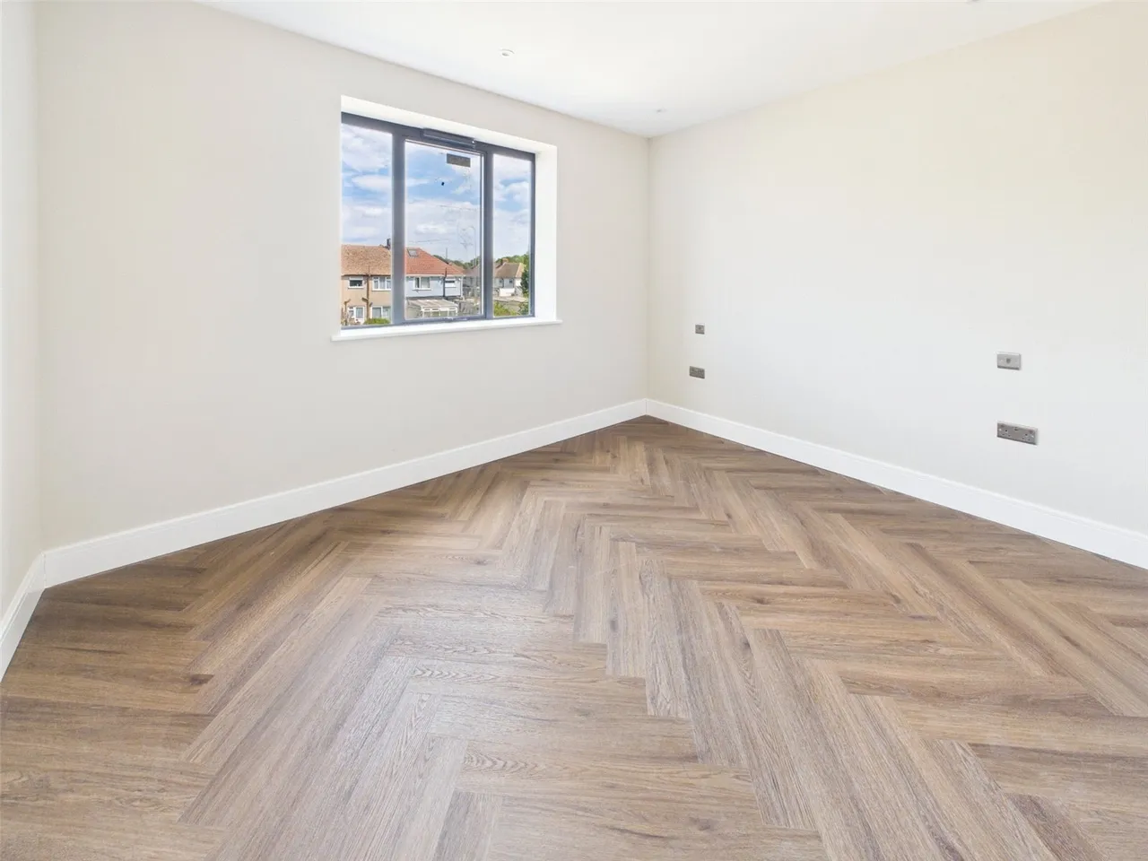 Field Road, Feltham, TW14, photo 6