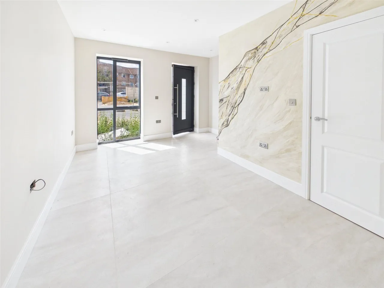 Field Road, Feltham, TW14, photo 2