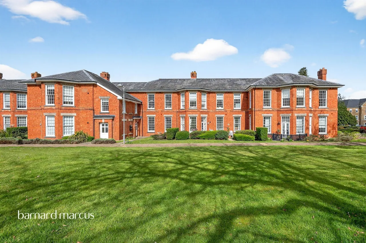 Dillon Close, Epsom, photo 11