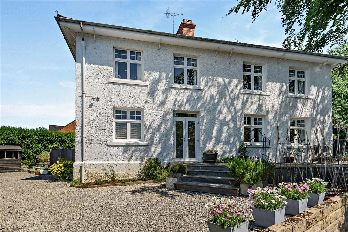 Andover Road, RG14, photo 26