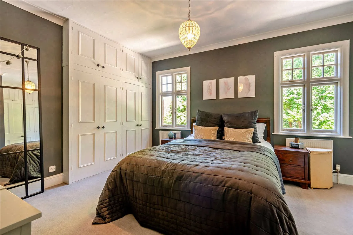 Andover Road, RG14, photo 15