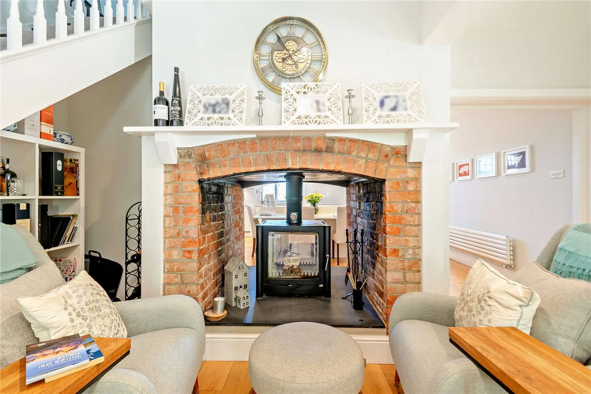 Andover Road, RG14, photo 5