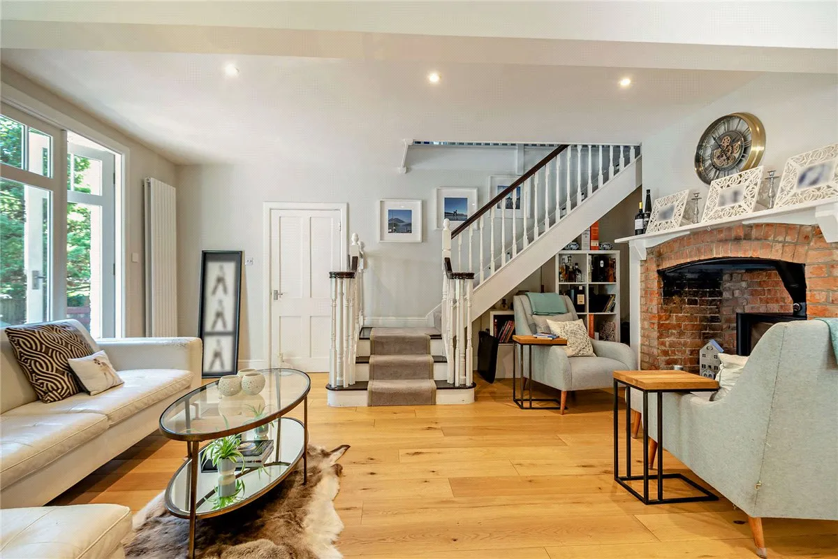 Andover Road, RG14, photo 4
