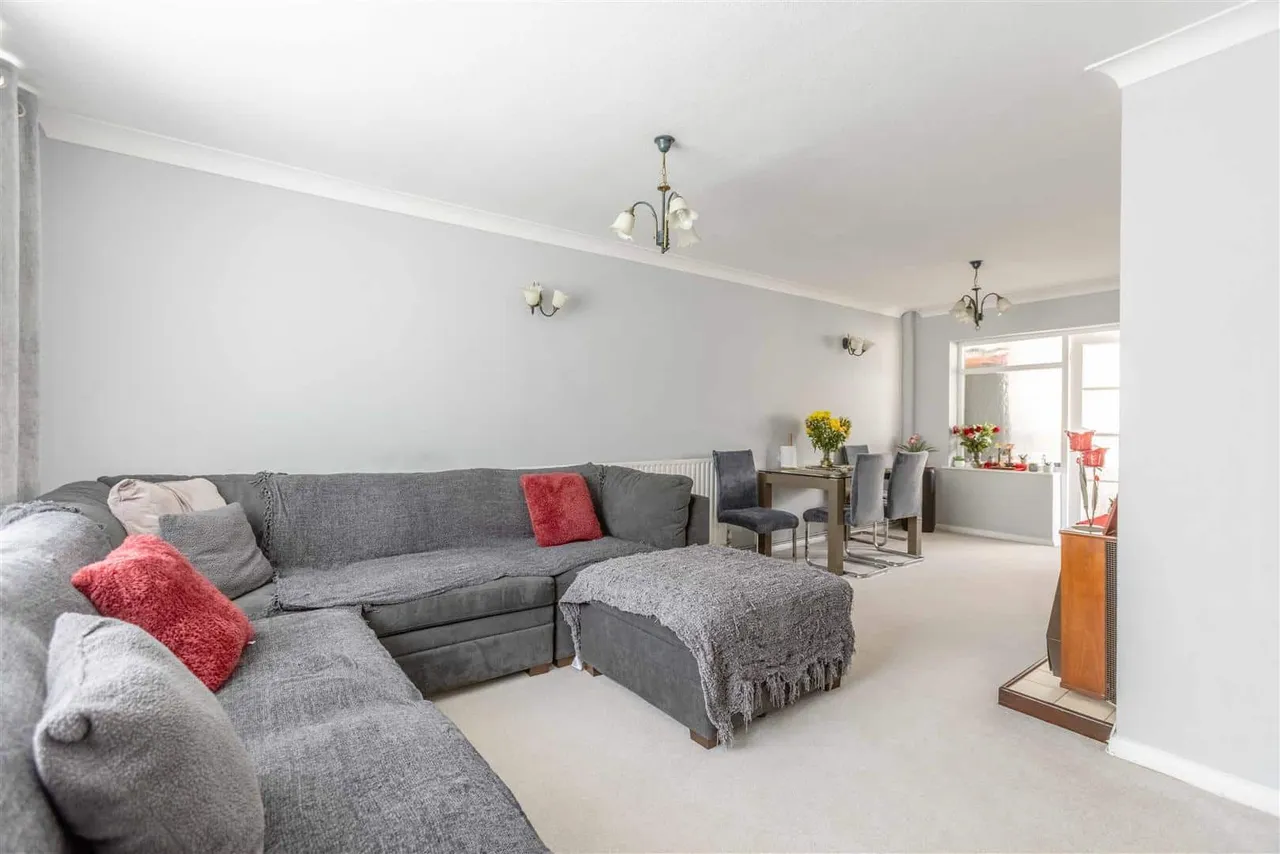 Priors Road, Windsor, SL4 4PD, photo 17