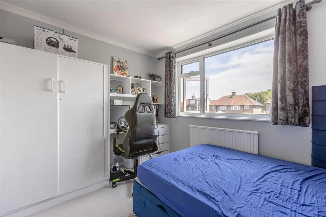 Priors Road, Windsor, SL4 4PD, photo 6