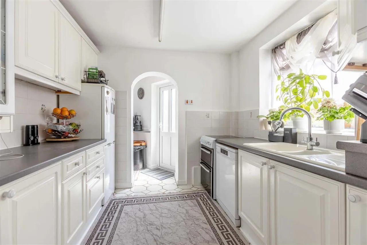 Priors Road, Windsor, SL4 4PD, photo 15