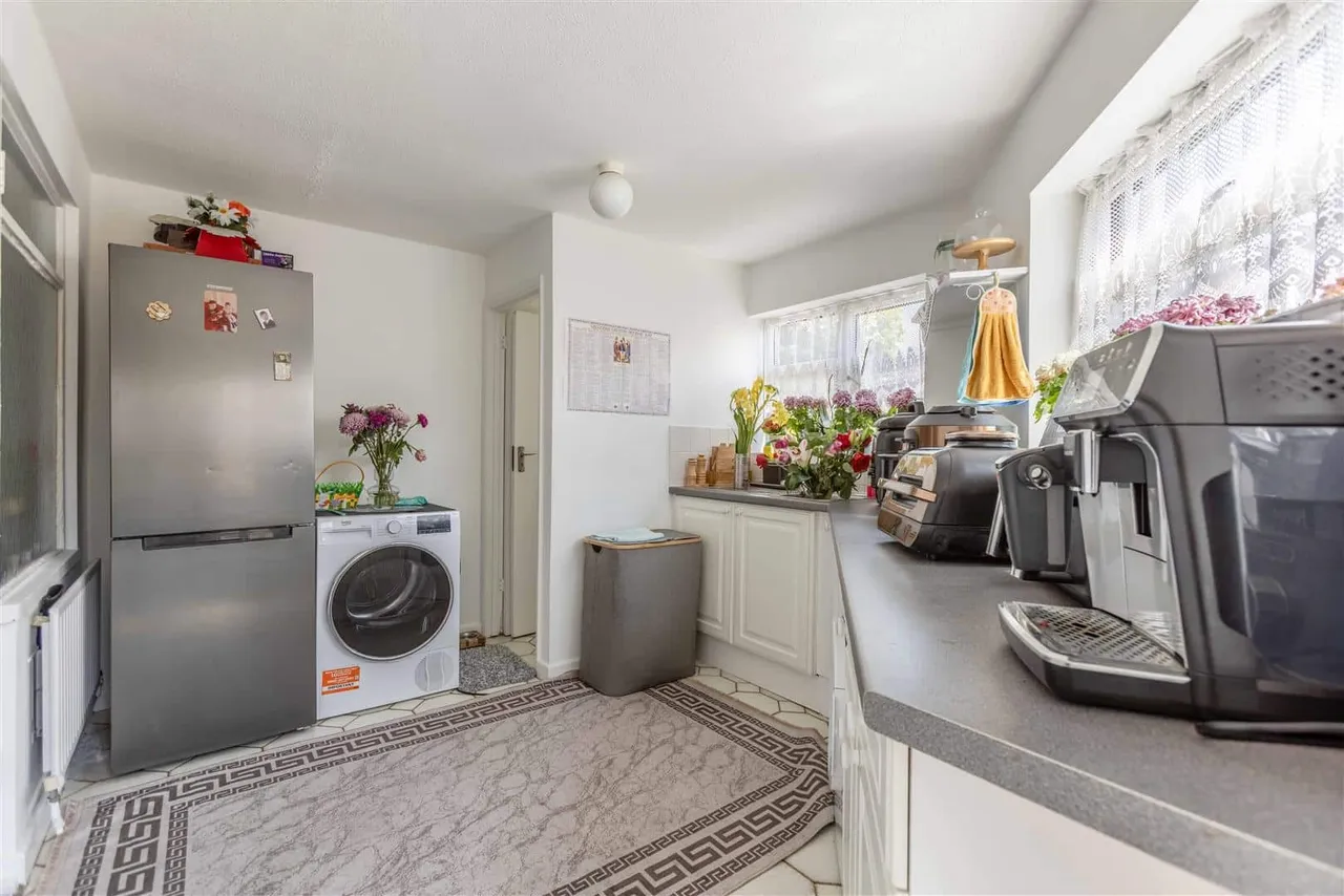 Priors Road, Windsor, SL4 4PD, photo 13