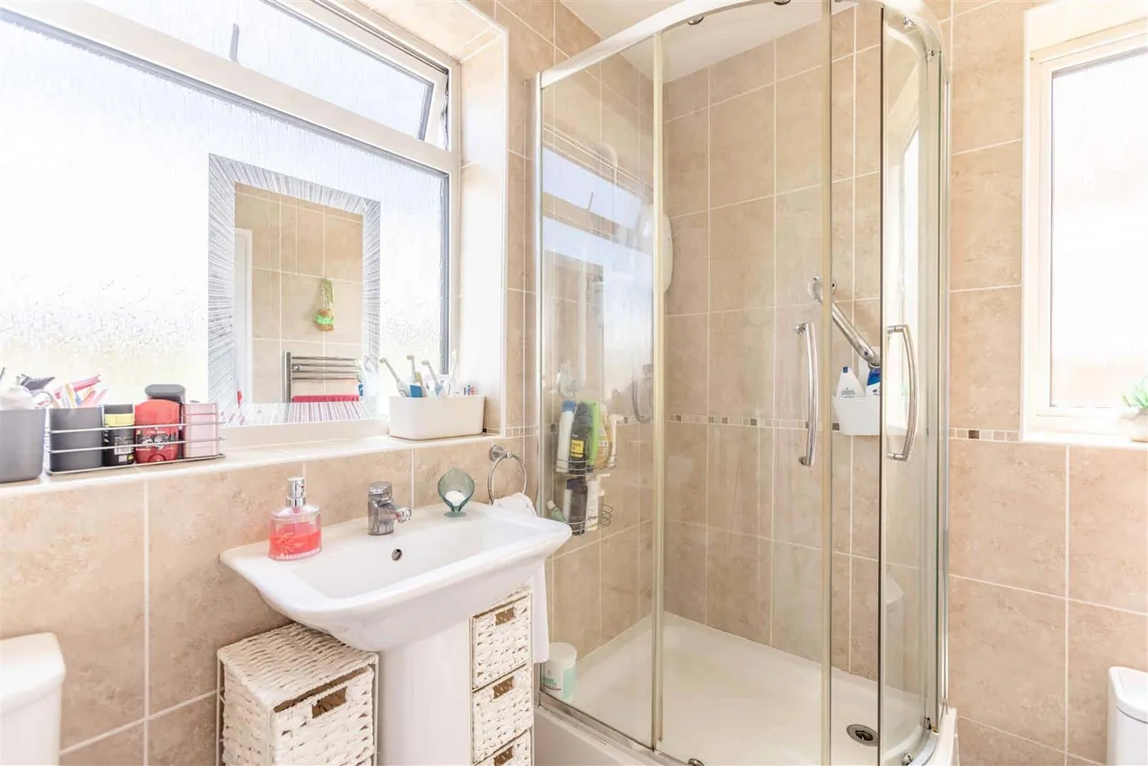 Priors Road, Windsor, SL4 4PD, photo 8