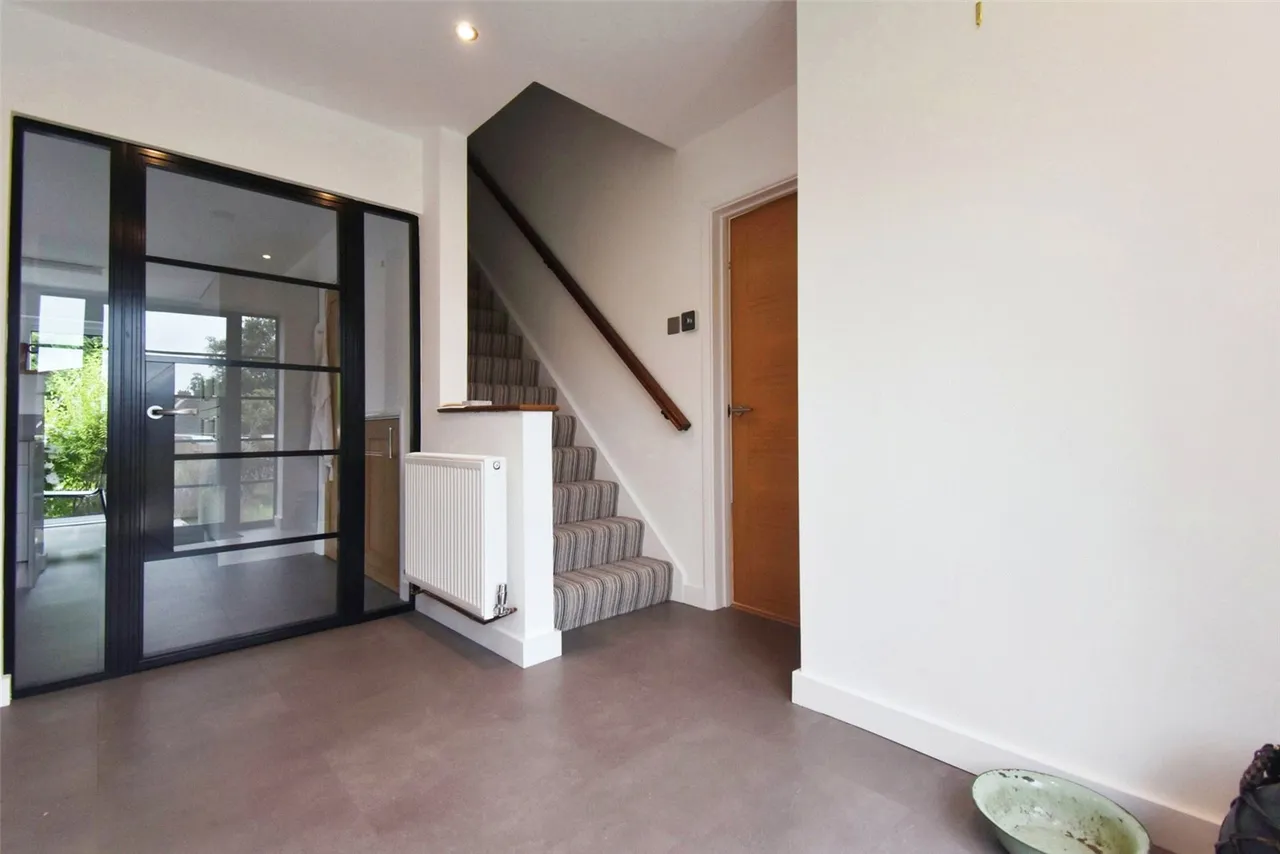 Willow Way, Farnham, Surrey, GU9 0NU, photo 5