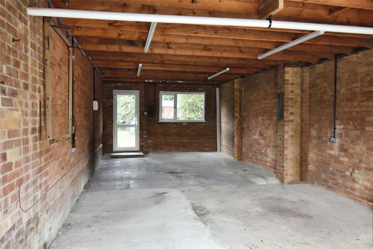 Willow Way, Farnham, Surrey, GU9 0NU, photo 17