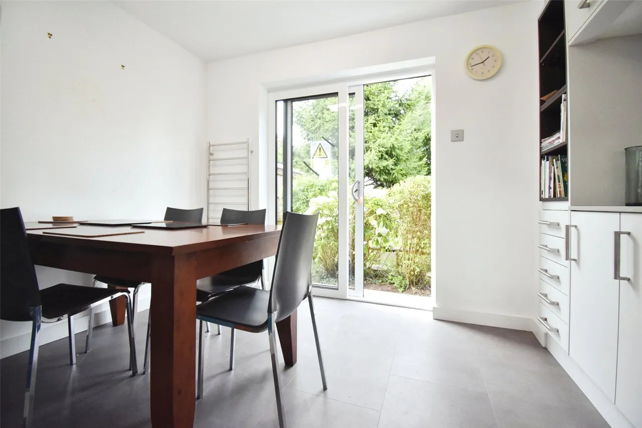 Willow Way, Farnham, Surrey, GU9 0NU, photo 9