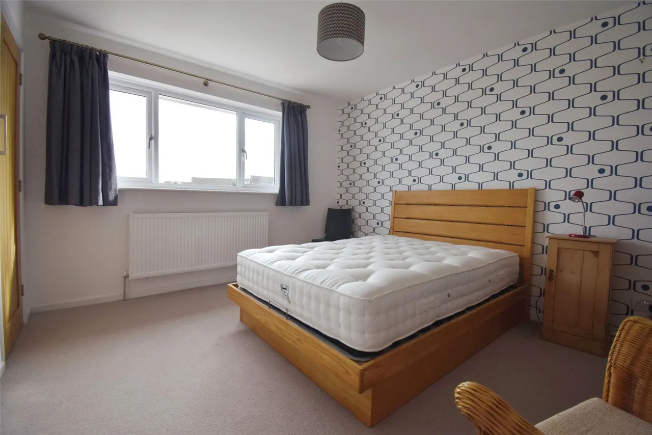 Willow Way, Farnham, Surrey, GU9 0NU, photo 11