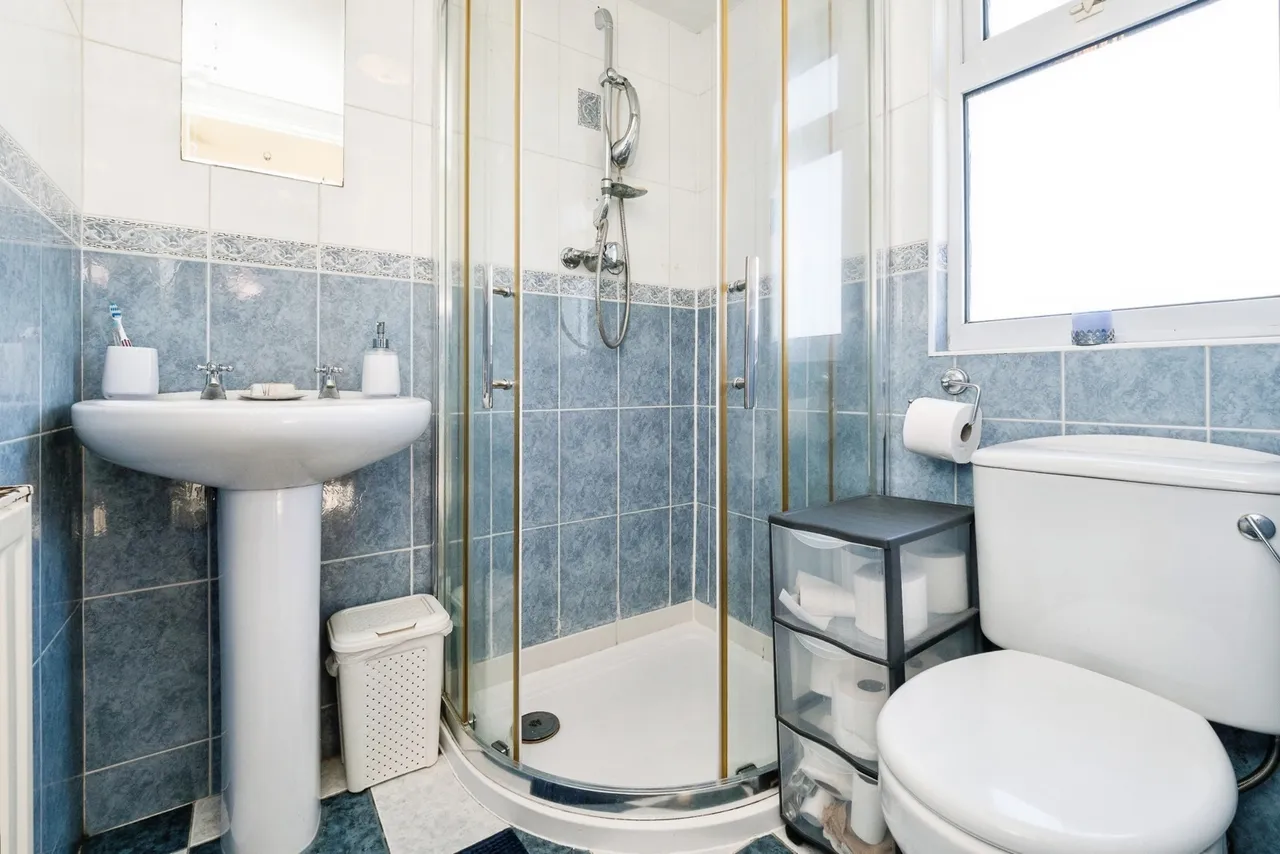 Meadway, Woodford Green, IG8, photo 16