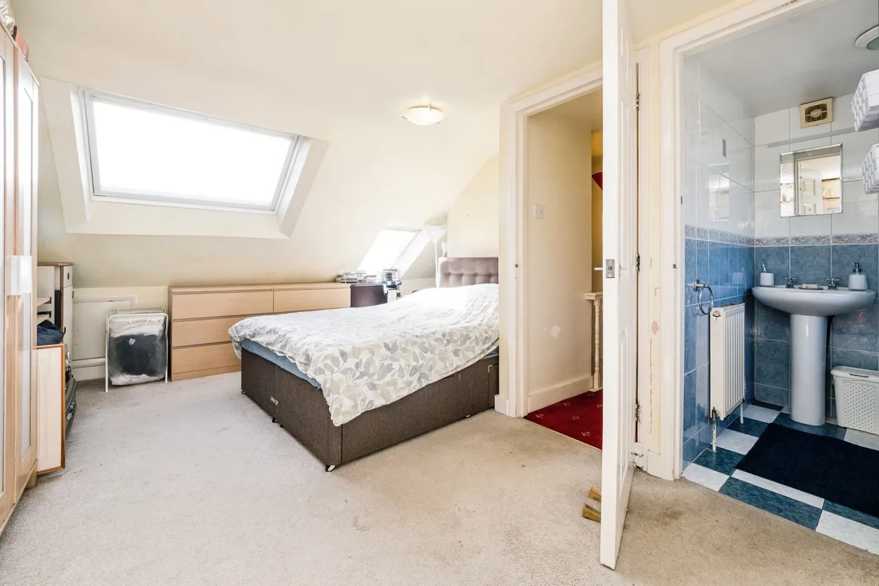 Meadway, Woodford Green, IG8, photo 8