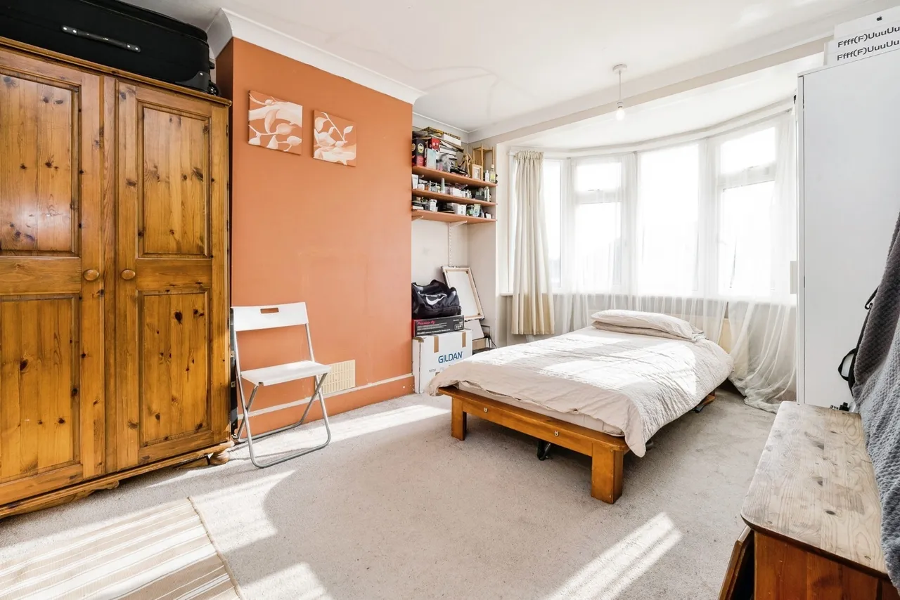 Meadway, Woodford Green, IG8, photo 9