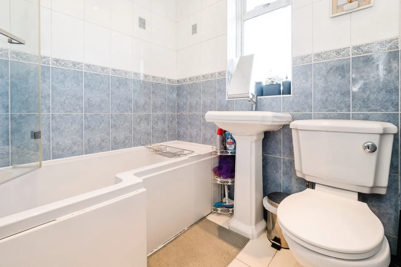 Meadway, Woodford Green, IG8, photo 15