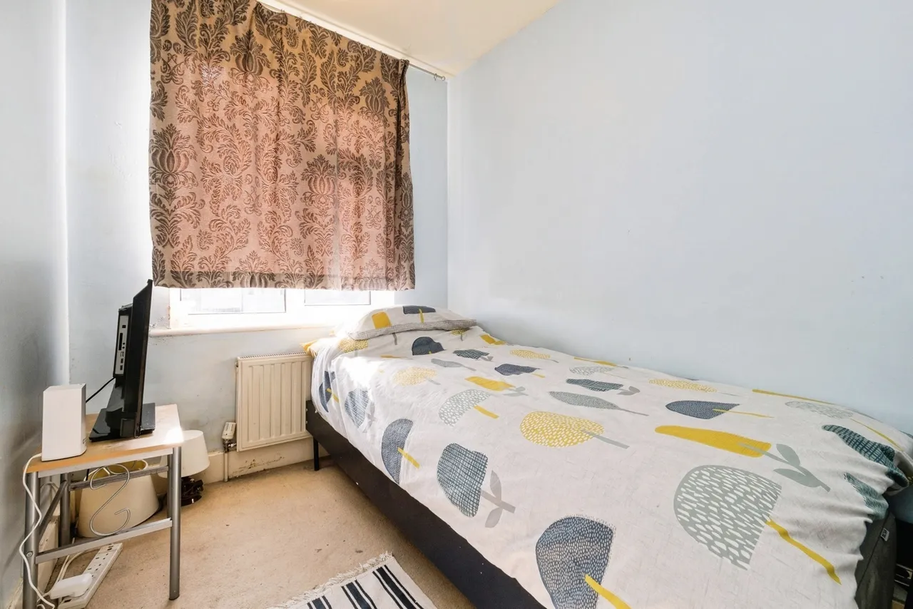 Meadway, Woodford Green, IG8, photo 10