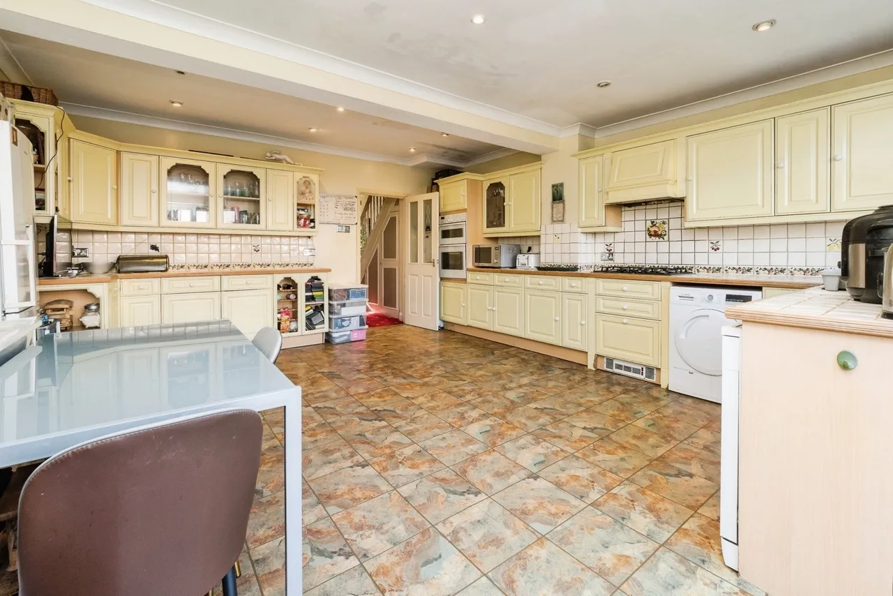 Meadway, Woodford Green, IG8, photo 4