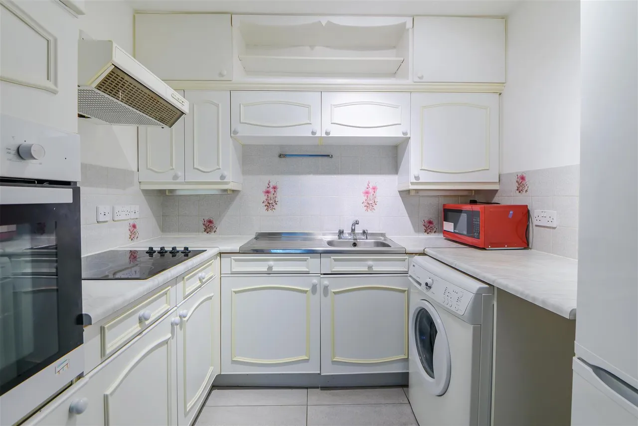 Furzehill Road, Borehamwood, WD6, photo 8