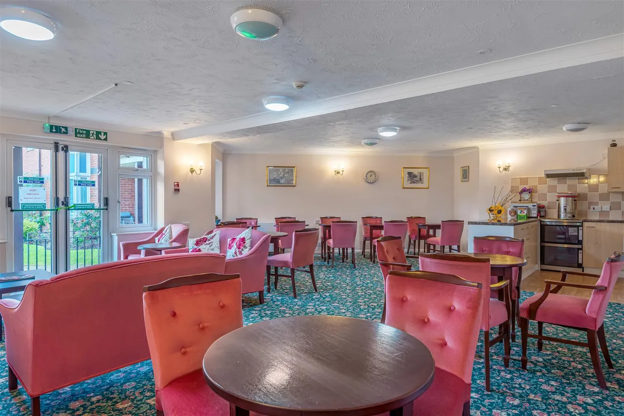 Furzehill Road, Borehamwood, WD6, photo 10
