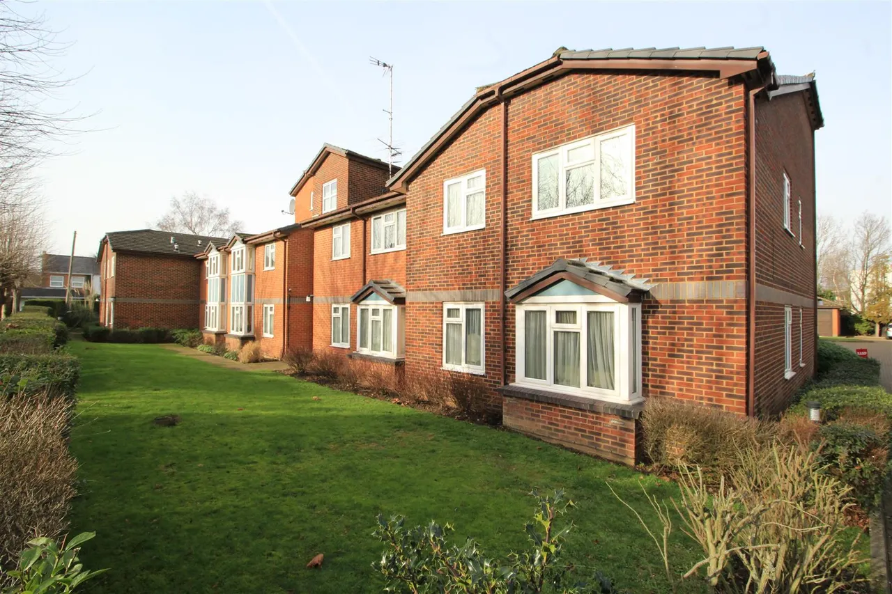 Furzehill Road, Borehamwood, WD6, photo 12