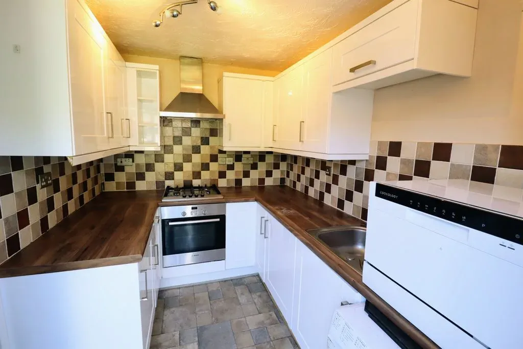 Sandown Court, Bletchley, Milton Keynes, Buckinghamshire, MK3 5LZ, photo 9