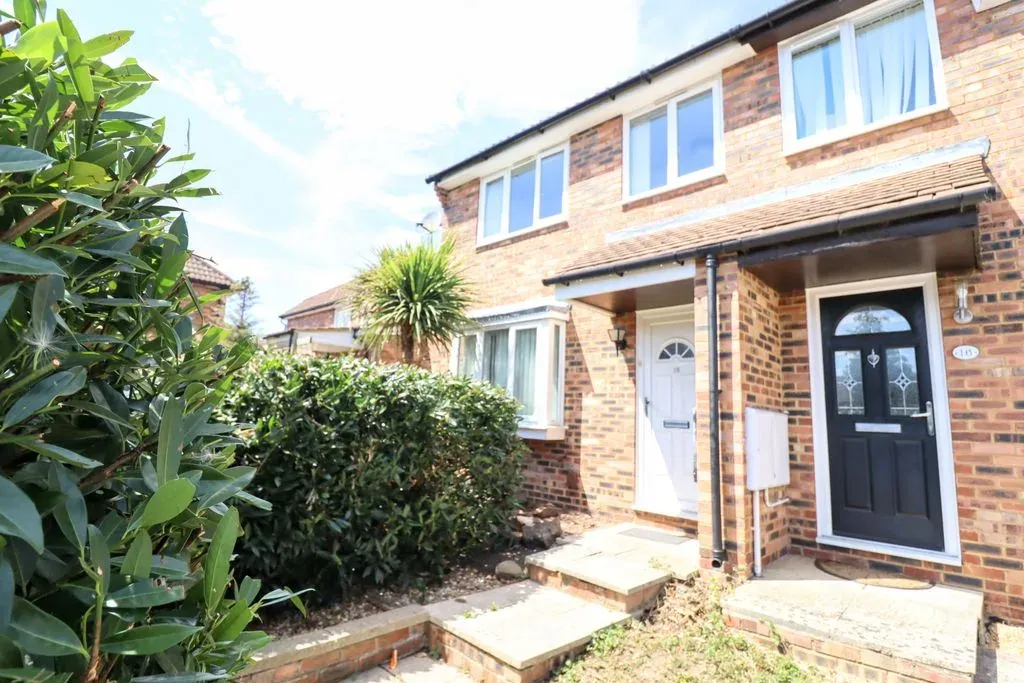 3 bed house for sale — Sandown Court, Bletchley, Milton Keynes, Buckinghamshire, MK3 5LZ